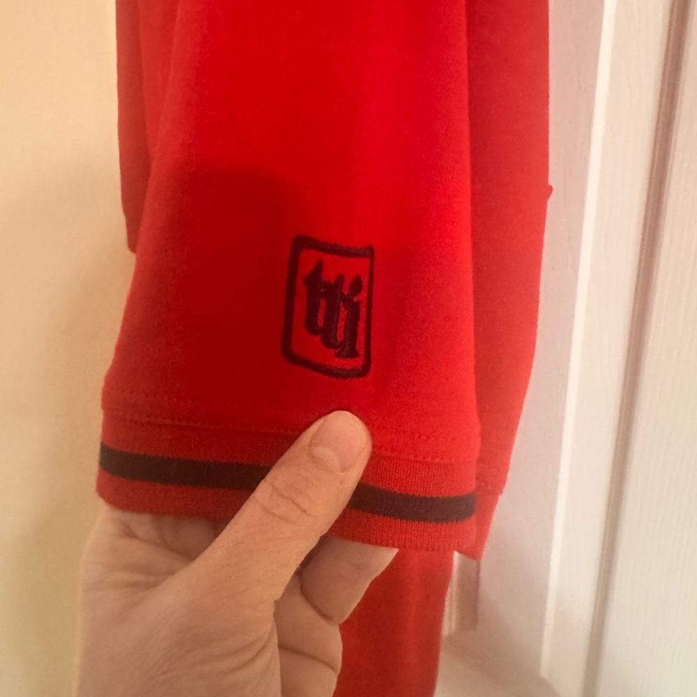 Cutter & Buck Red with black accents on collar and sleeves. Polo Size XL - Picture 13 of 16